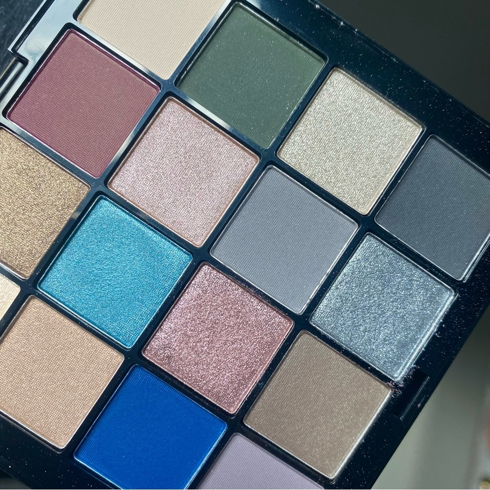 NYX Ultimate Shadow Palette - Picture 4 of 4